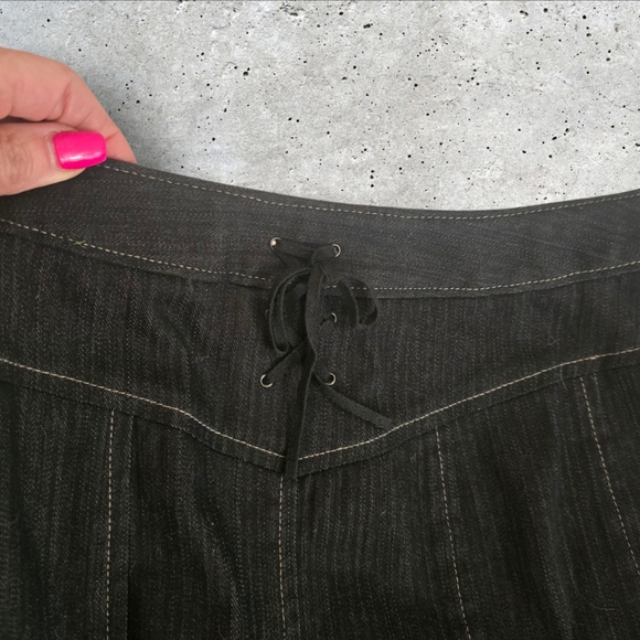 Ann Taylor LOFT Black Pencil Skirt Side Zipper Size 0 - Picture 4 of 9